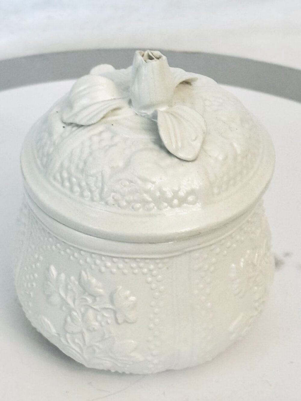 Mottahedeh Reproduction Pont Aux Choux Porcelain Pot de Creme Lid Italy READ